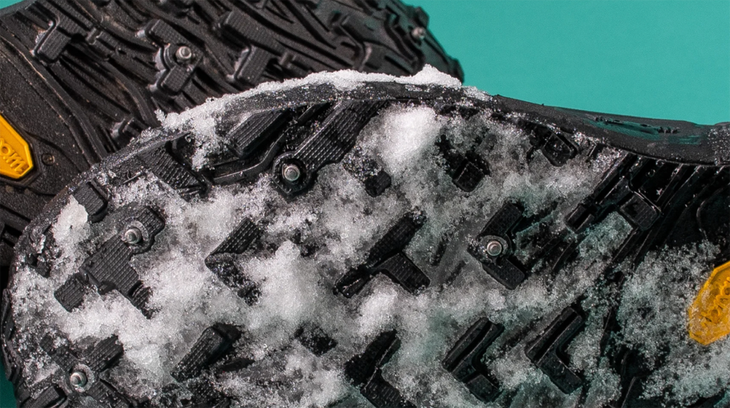 Winter running shoes with spikes