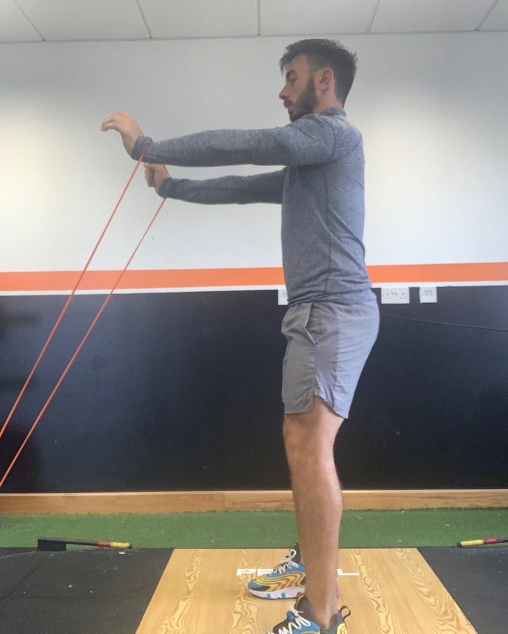 6 Exercises to Strengthen Your Shoulders For Better Running Form - RUN ...