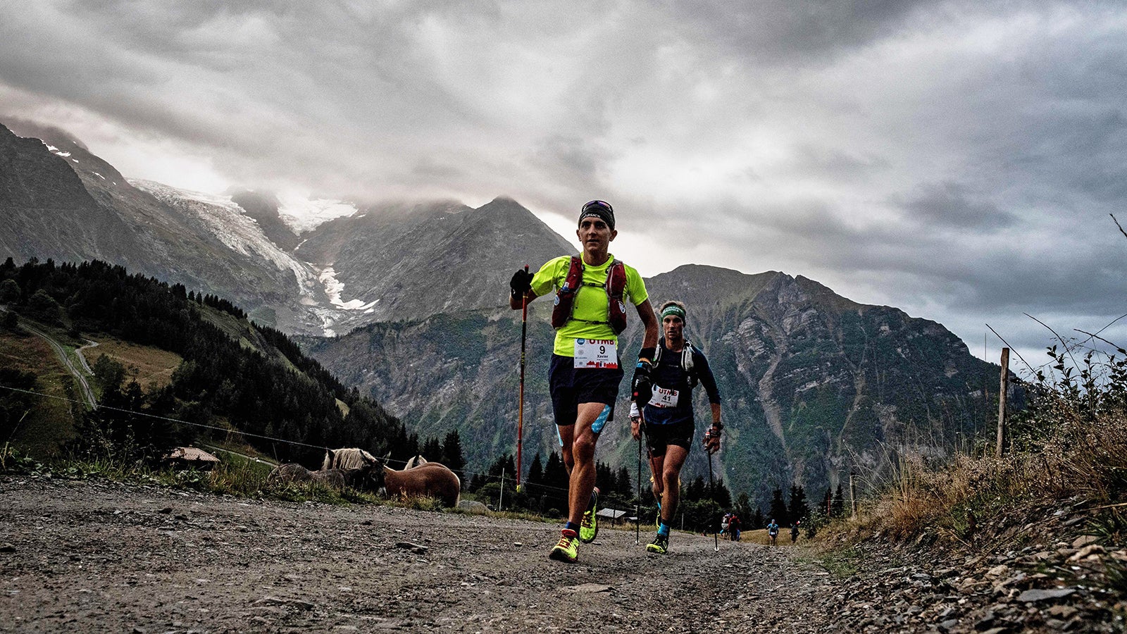 French ultra trailer Xavier Thevenard runs at the Voza path as he competes in the 170km Ultra-Trail of Mont-Blanc (UTMB) race around the Mont-Blanc, crossing France, Italy and Switzerland, on August 31, 2018 in Saint Gervais Les Bains. - The 16th Ultra-Trail du Mont-Blanc (UTMB), a mountain ultramarathon with numerous passages in high altitude (>2500m) and in difficult weather conditions (night, wind, cold, rain or snow), takes place once a year in the Alps, across France, Italy and Switzerland.