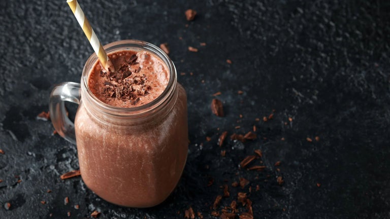 A Sports Dietitian Whips Up 6 Smoothie Recipes