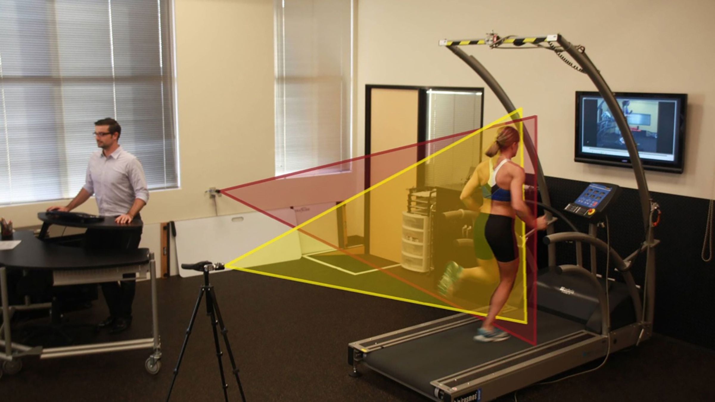 اعوجاج العمود الفقري وحركة الظهر أثناء المشي