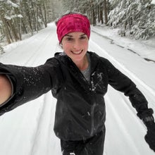 Running in a Skida headband