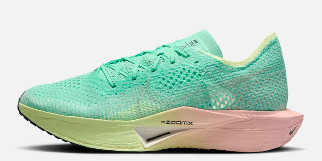 Nike Vapor Fly 3ランニングシューズ グリーン/ピンク The speedy Nike Vaporfly 3 is on sale for under $200