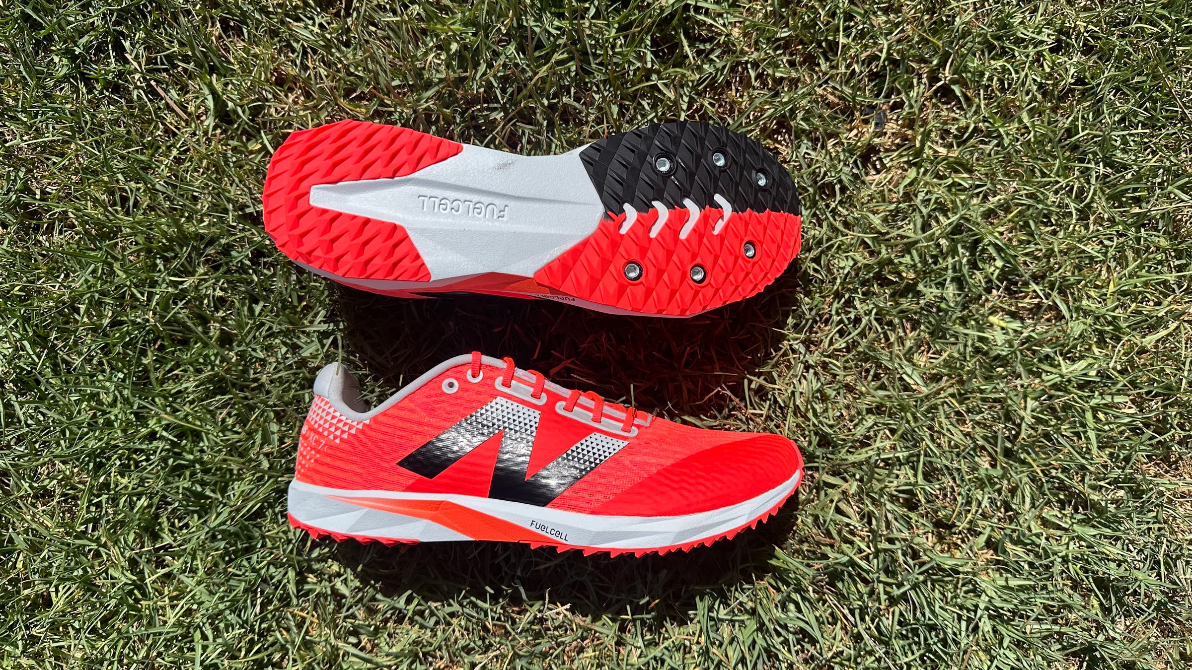 New Balance FuelCell XC7 v5