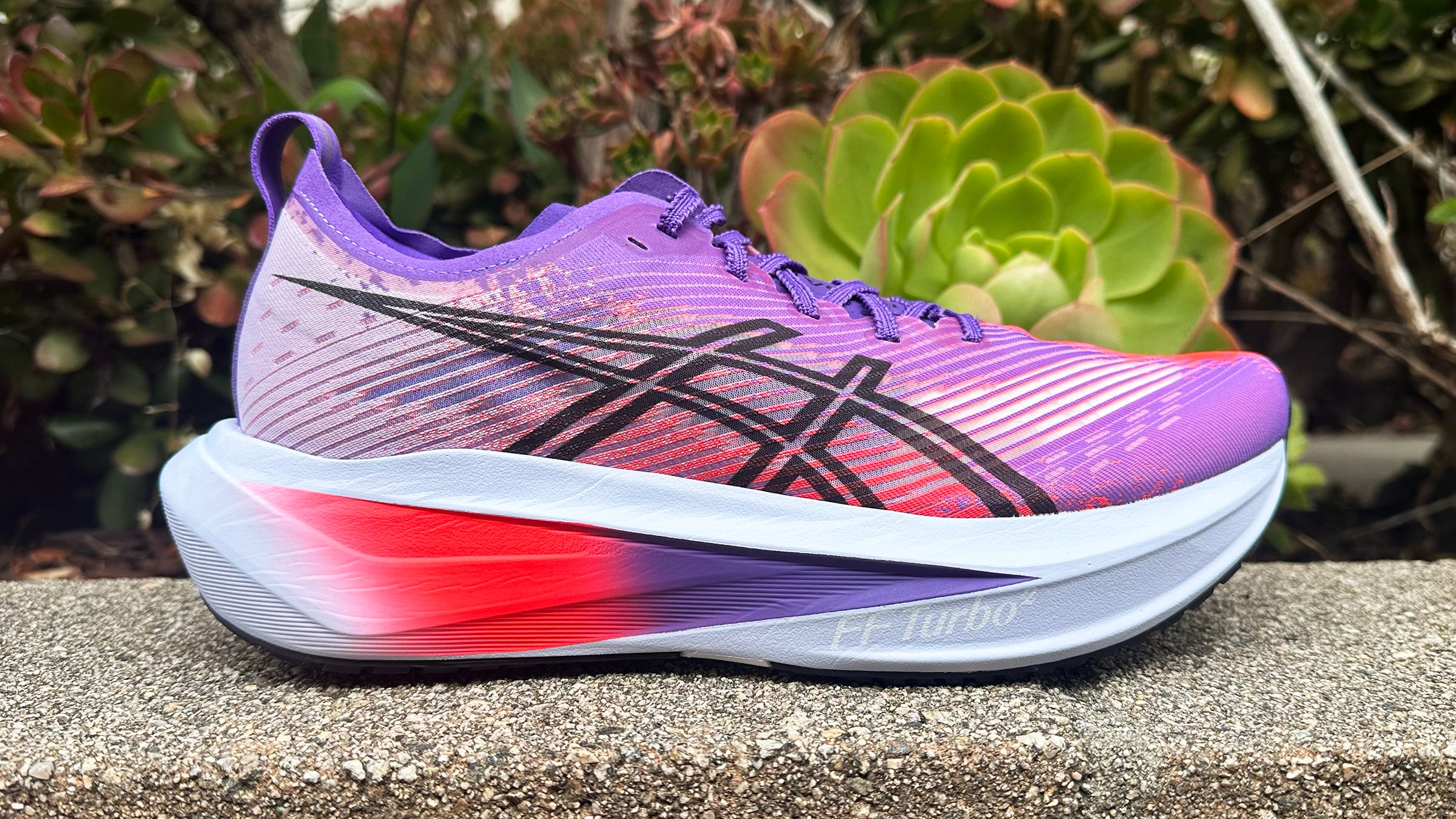 ASICS メガブラストMEGABLAST 27cm ASICSメガブラスト(MEGABLAST)徹底レビュー：2025年最新モデルの特徴と