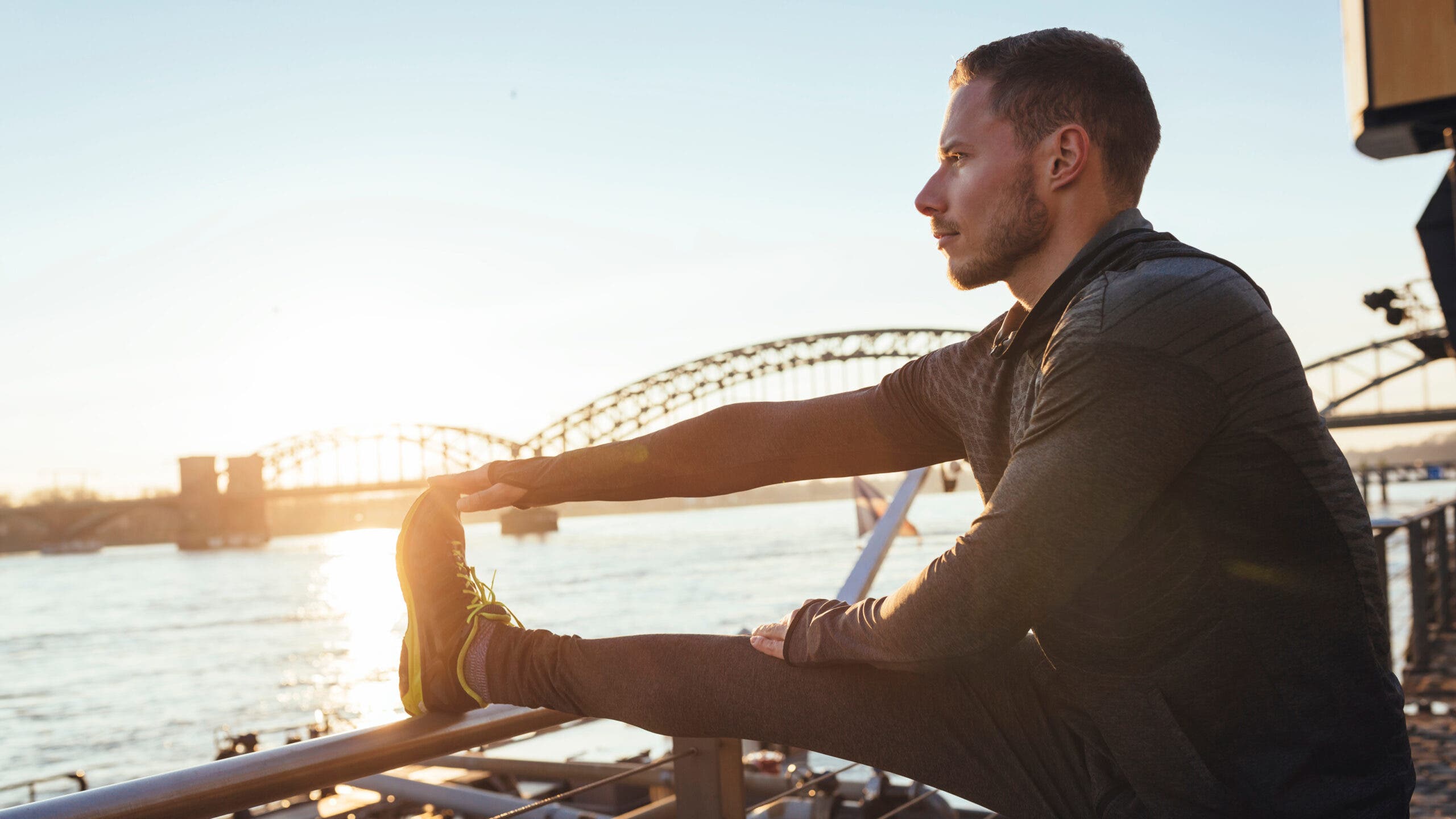 A registered dietician details fueling strategies for morning runners.