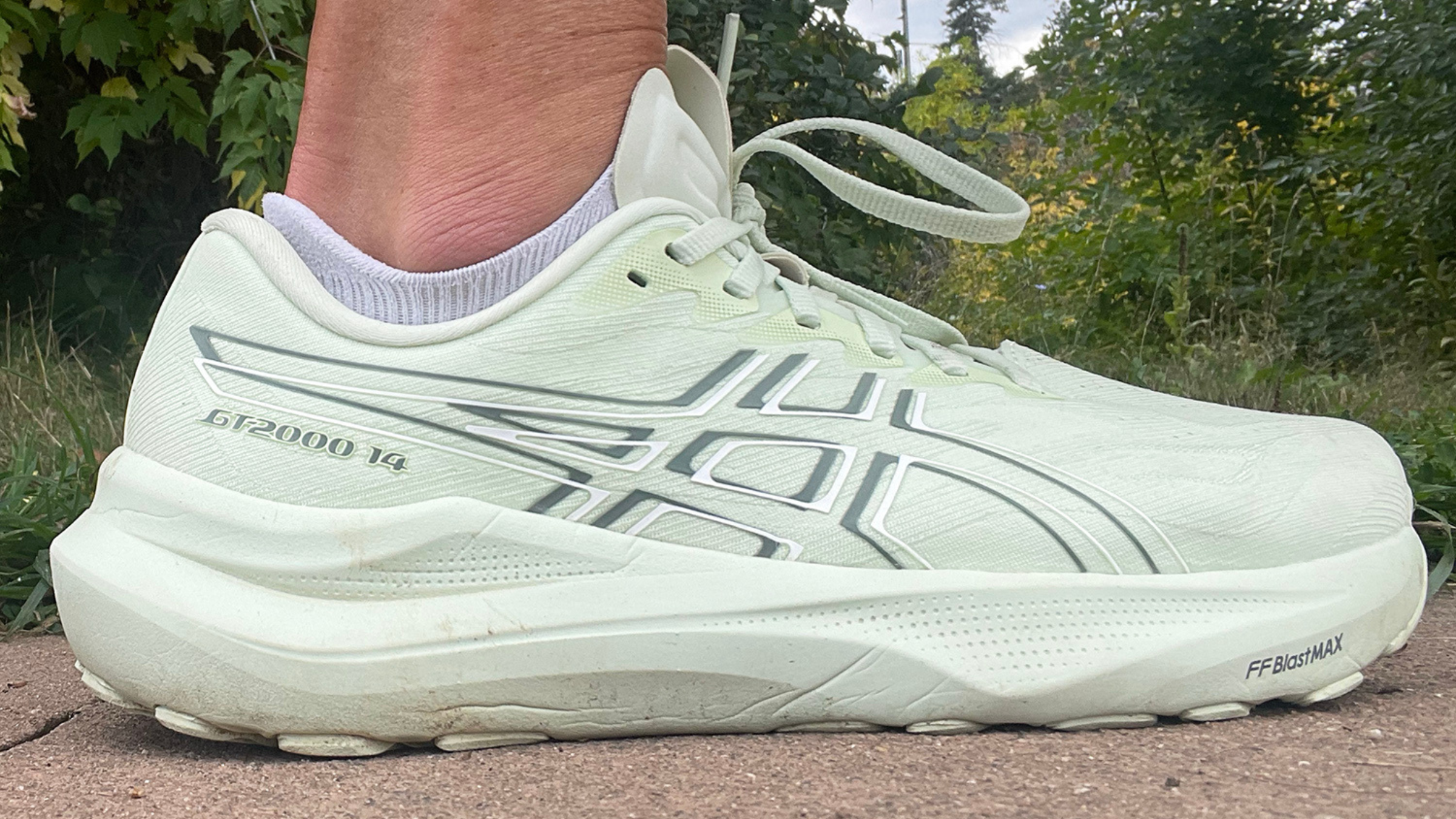 Asics Megablast Review: Lightweight Luxury Performance