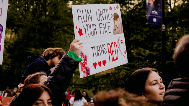 The Best (and Worst) Signs at the 2025 New York City Marathon, Rated