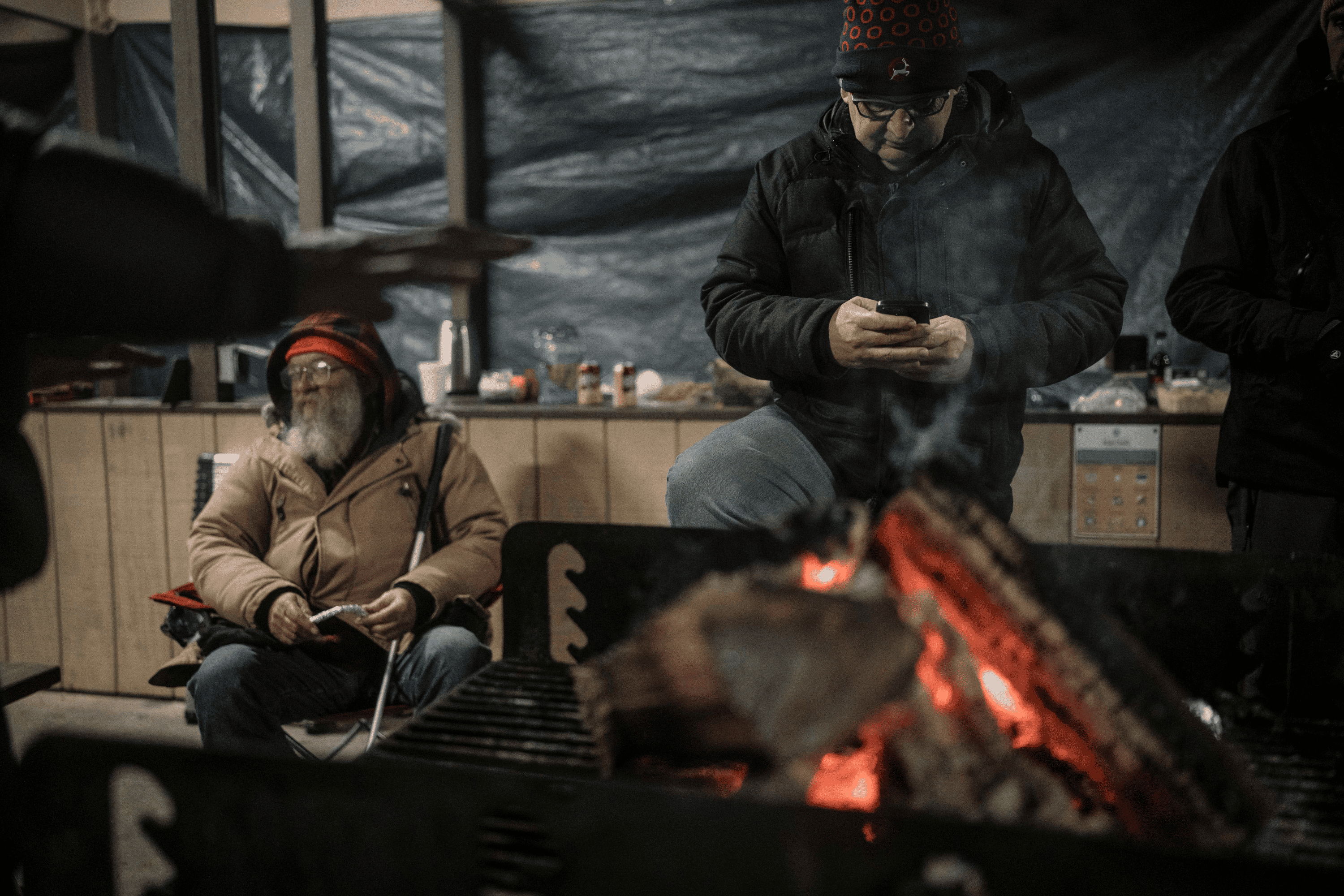 Runners start returning from loop 2 just after 4:35 a.m., 22:35 into the race. It’s still cold, and now it’s raining. Everything is rapidly getting more complicated for everyone at the Barkley.