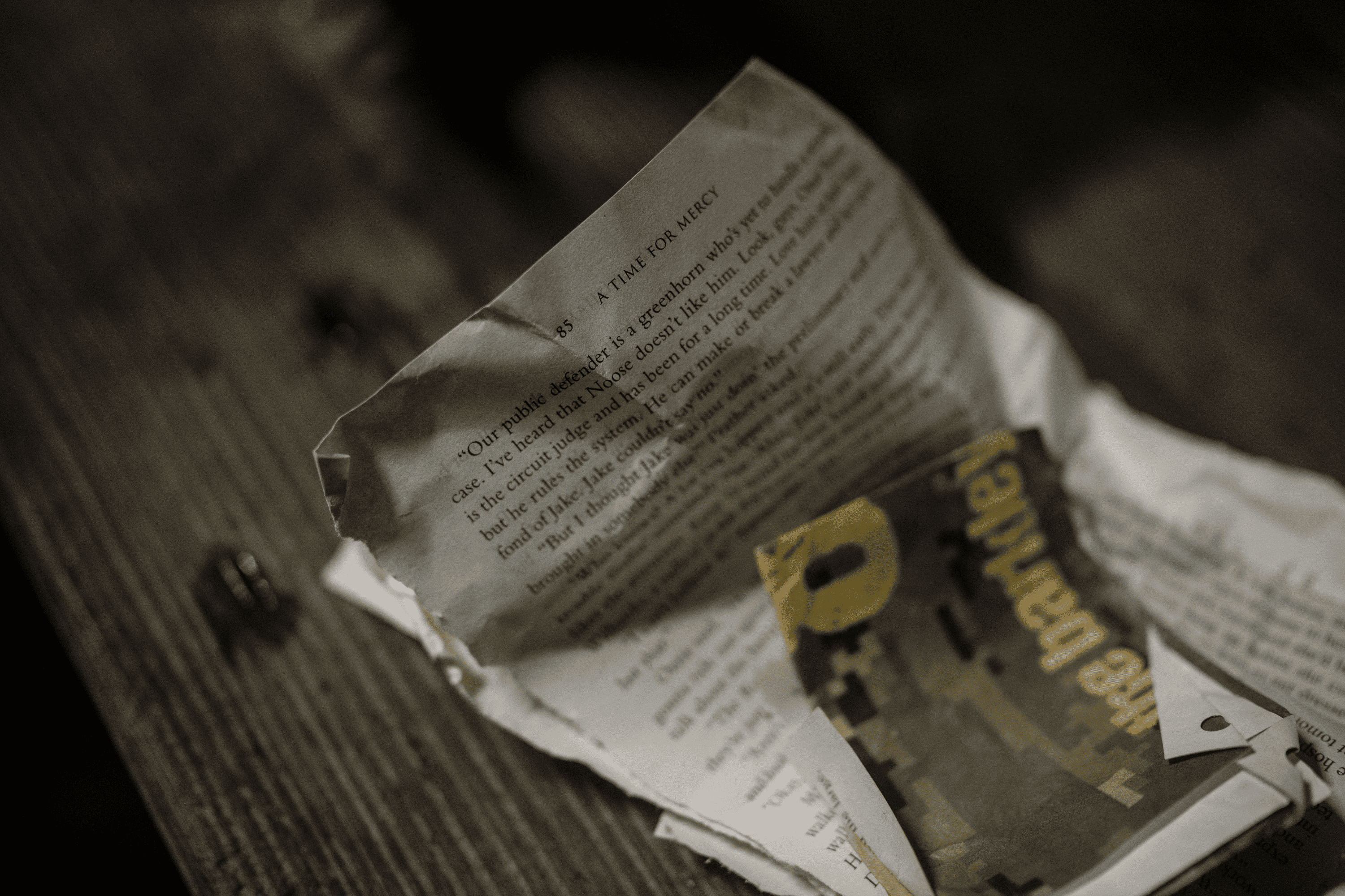 “Old French Guy” Sébastian Raichon and “Another French Guy” Mathieu Blanchard recoup from loop 2 near the fire. A wet loop 3 awaits.