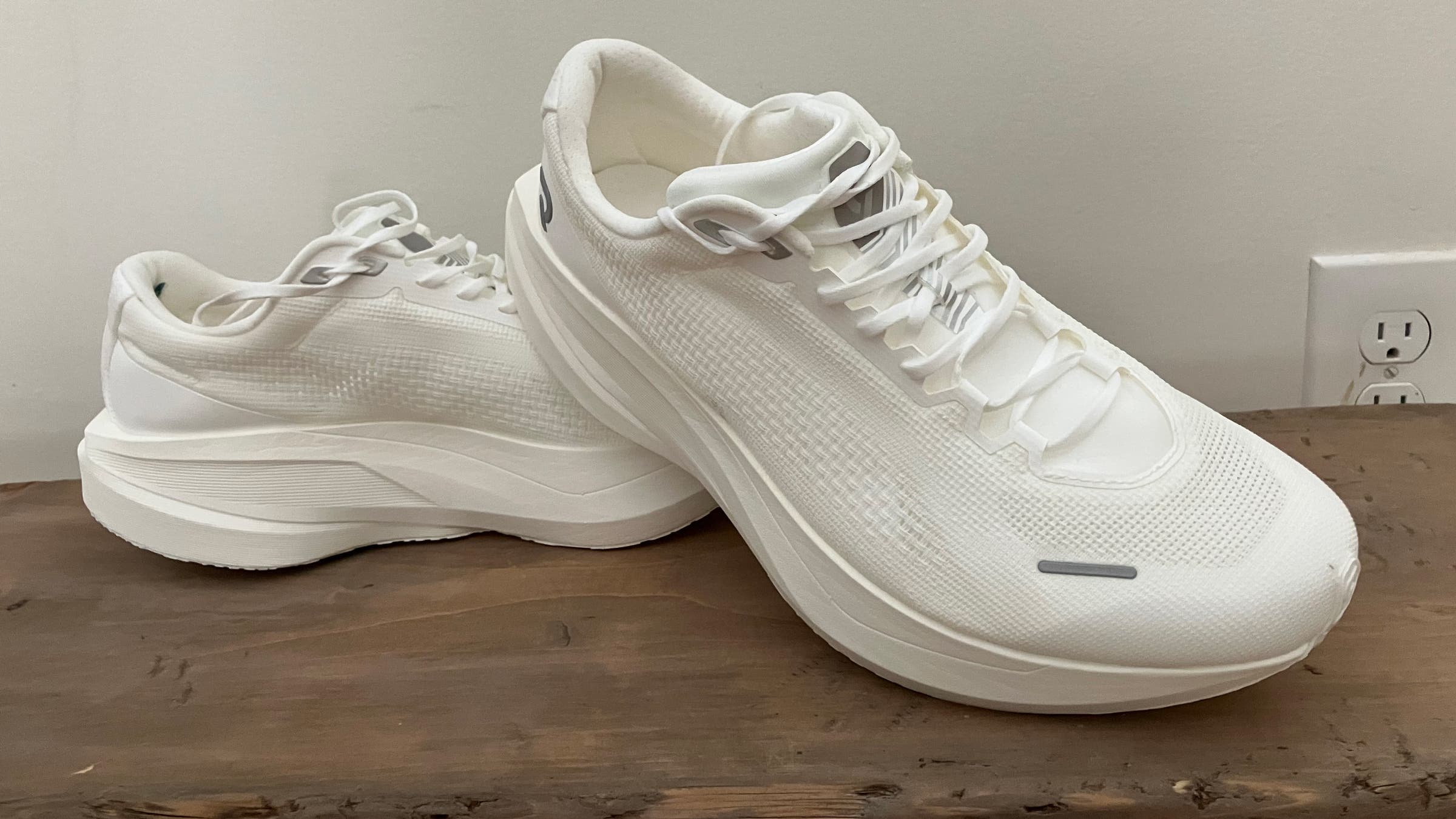 Dynafish Xiaonian Chinese running shoe