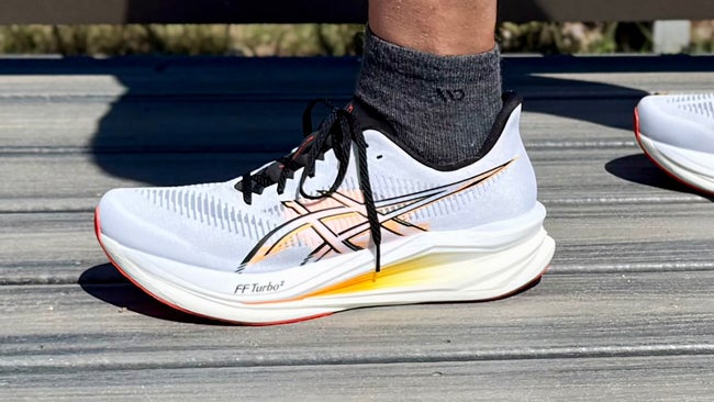 Asics Sonicblast 2 super trainer on a grey deck