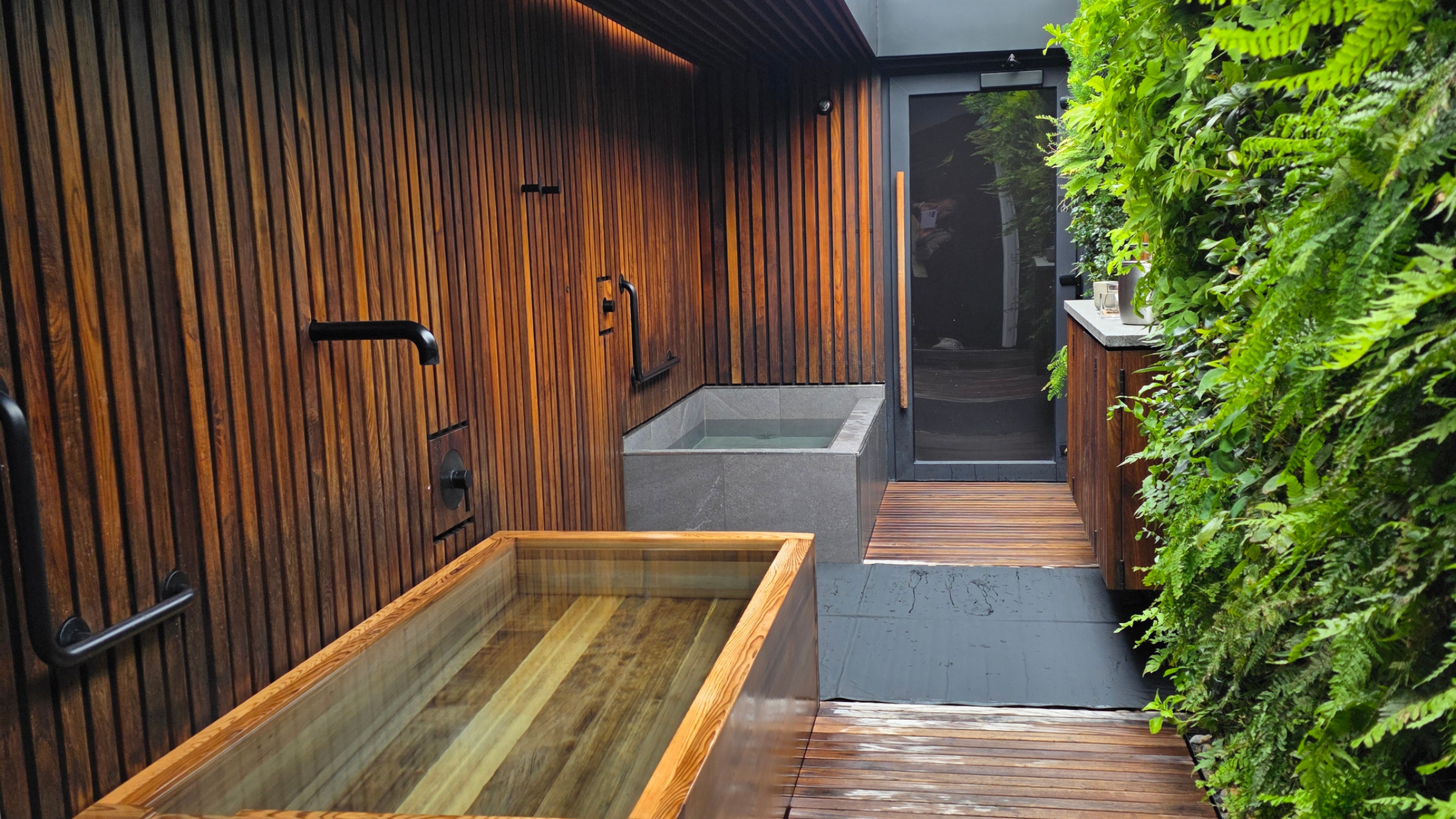 a cold plunge tub